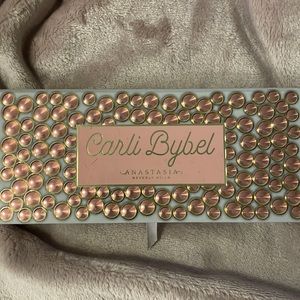 Anastasia Beverly Hills Carli Bybel palette
